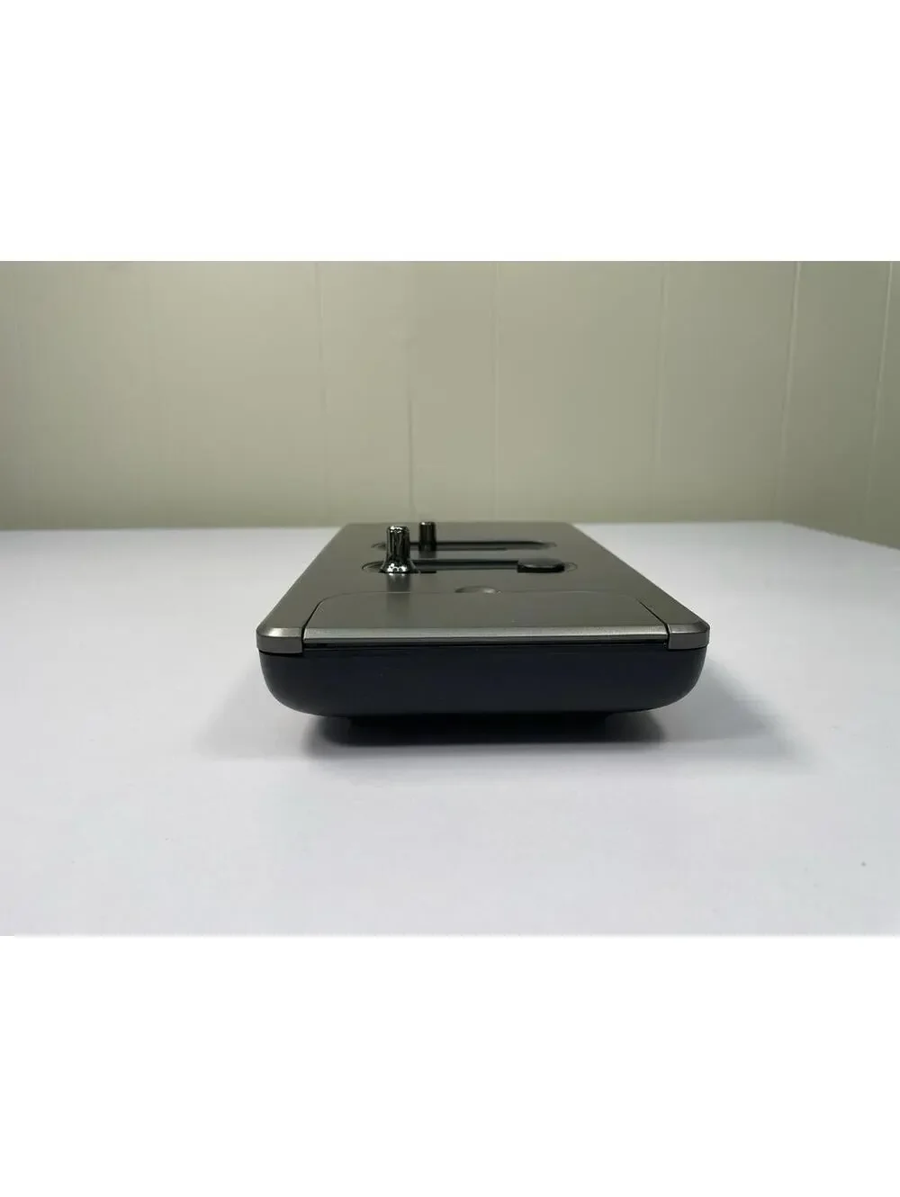 DJ Hero Xbox 360 Wireless Turntable Controller Gray Untested No Battery Cover